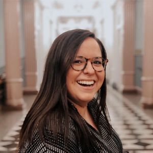 Meet your Posher, Laura